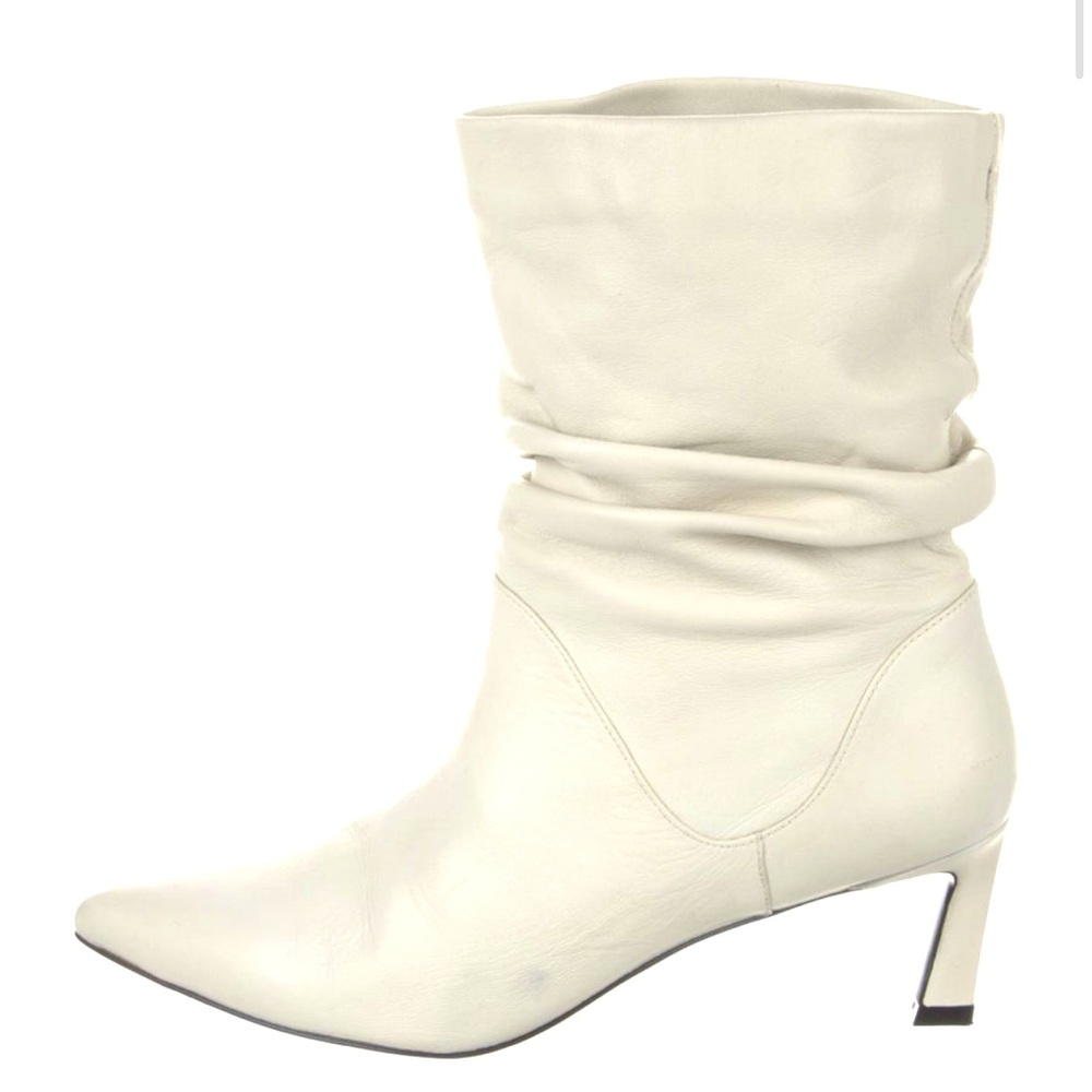 STUART WEITZMAN Demibenatar Leather Slouch Mid Heel Booties White 7